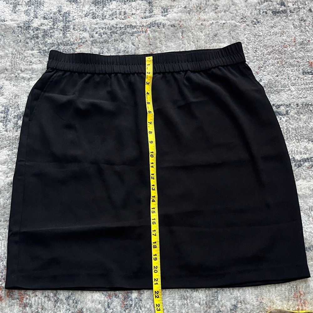 Black Lined Women's Skirt - Picture 4 of 9